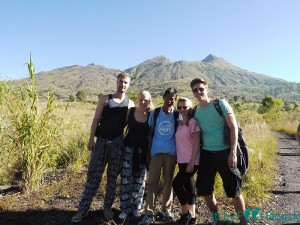 Gruppenbild mit unserem Guide Nyoman