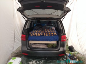 VW Touran Umbau - Bett